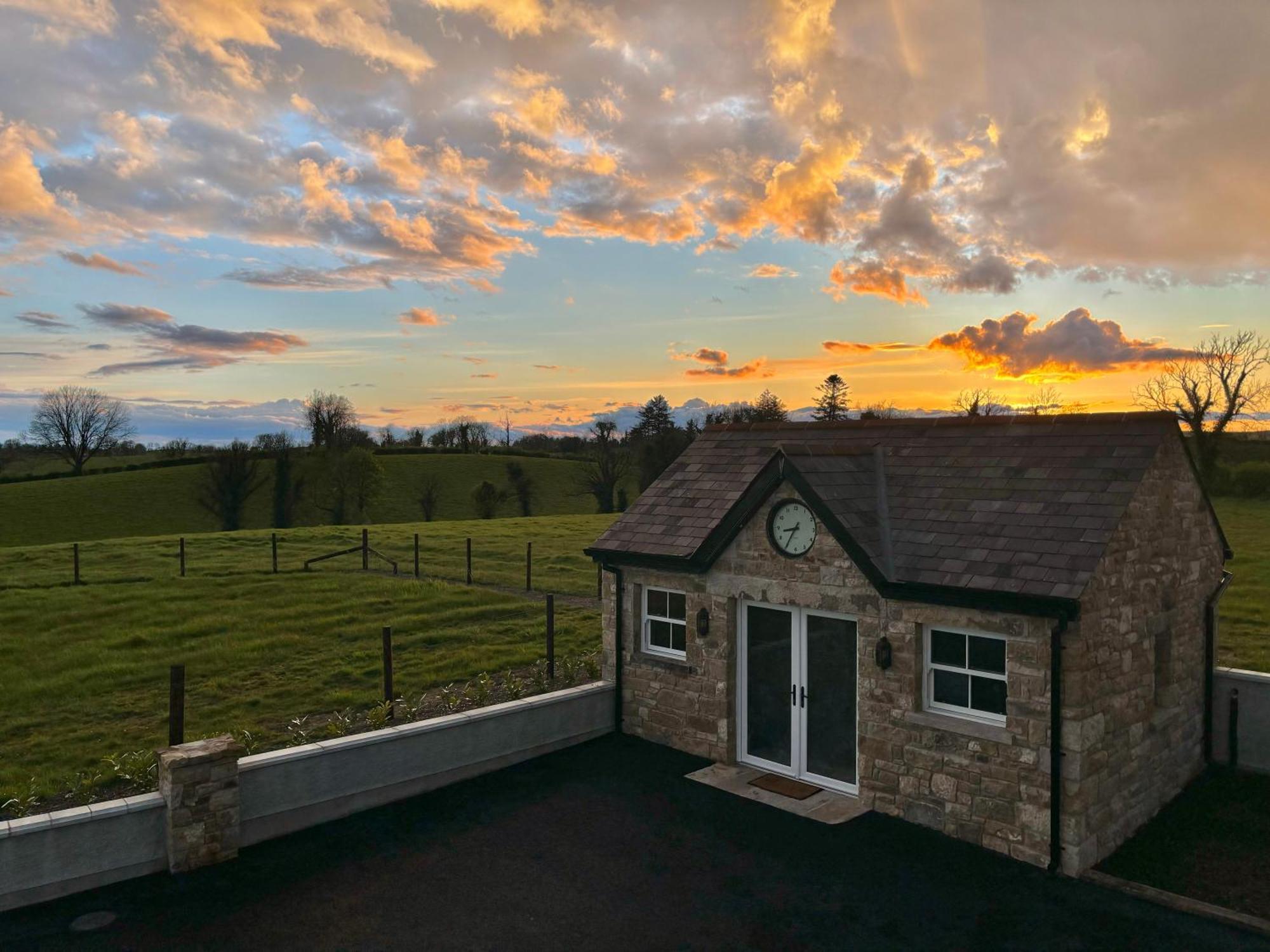 Villa The Old Barn Fivemiletown Exterior foto