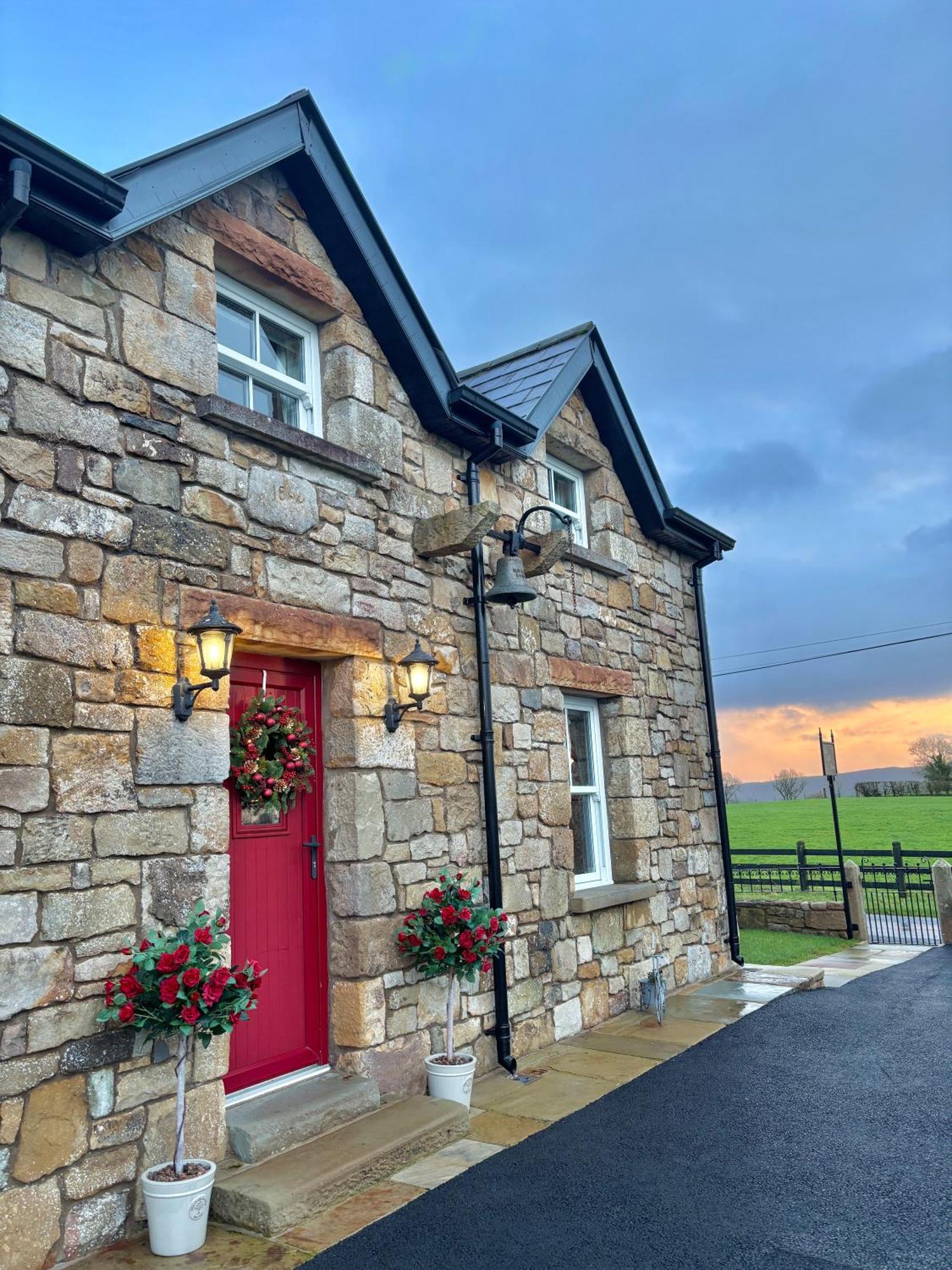Villa The Old Barn Fivemiletown Exterior foto